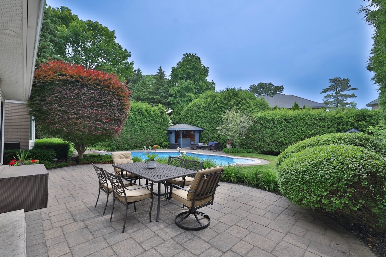 4220 Spruce Avenue, Burlington