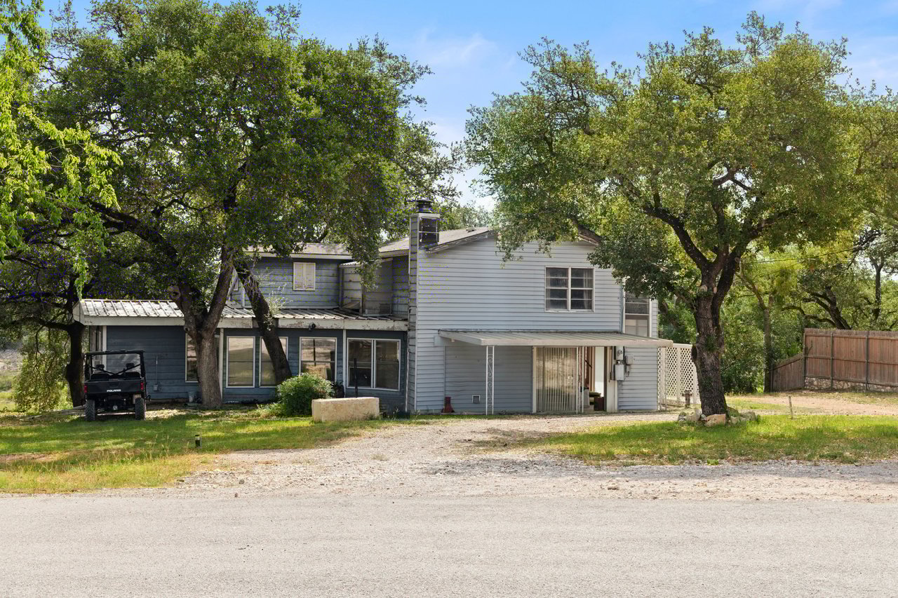 907 Lake Shore Dr.