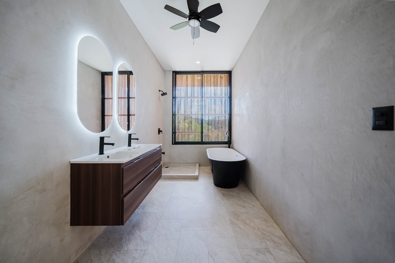 Finca Tranquila Brand New Luxury Residence