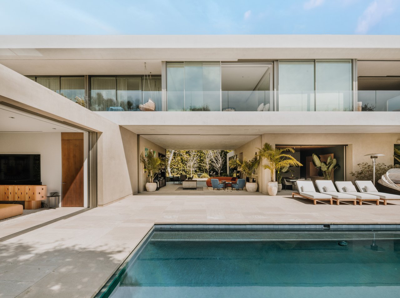 717 Moreno Ave 