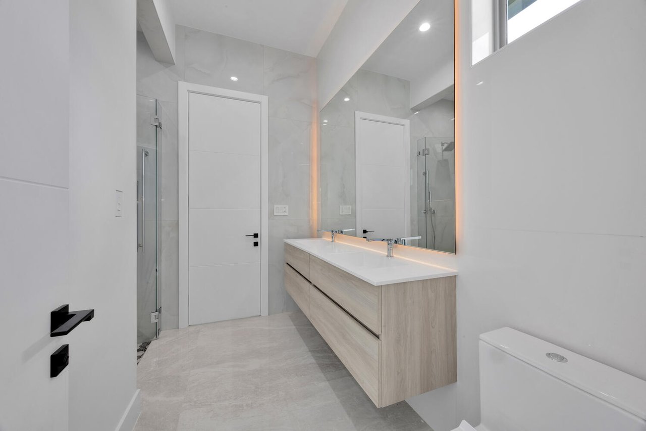 Your Private Resort - Everyday Of The Week