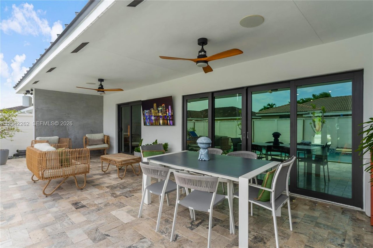 12772-sw-209-street-miami-home-for-sale-backyard