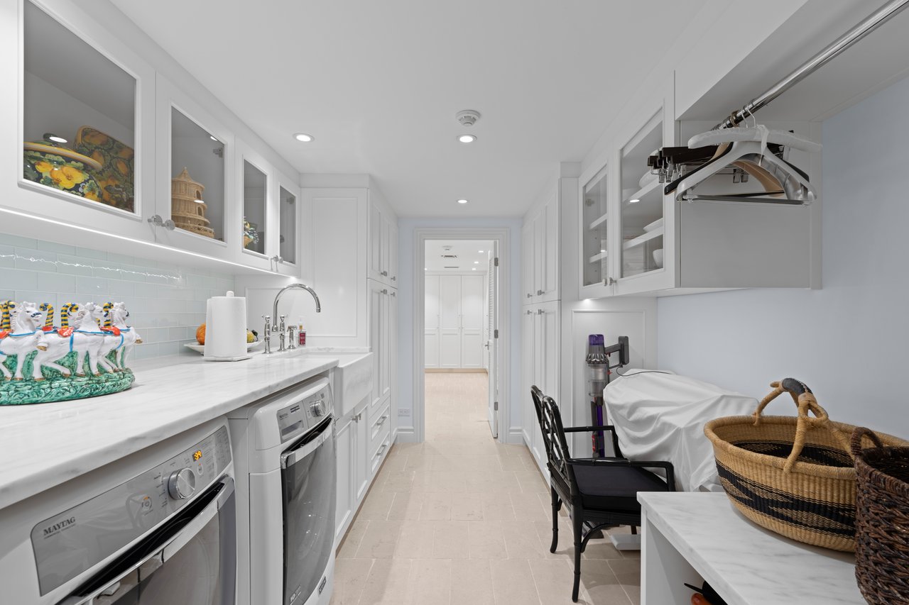 Entertainer’s Paradise in Prestigious Estate Section Enclave