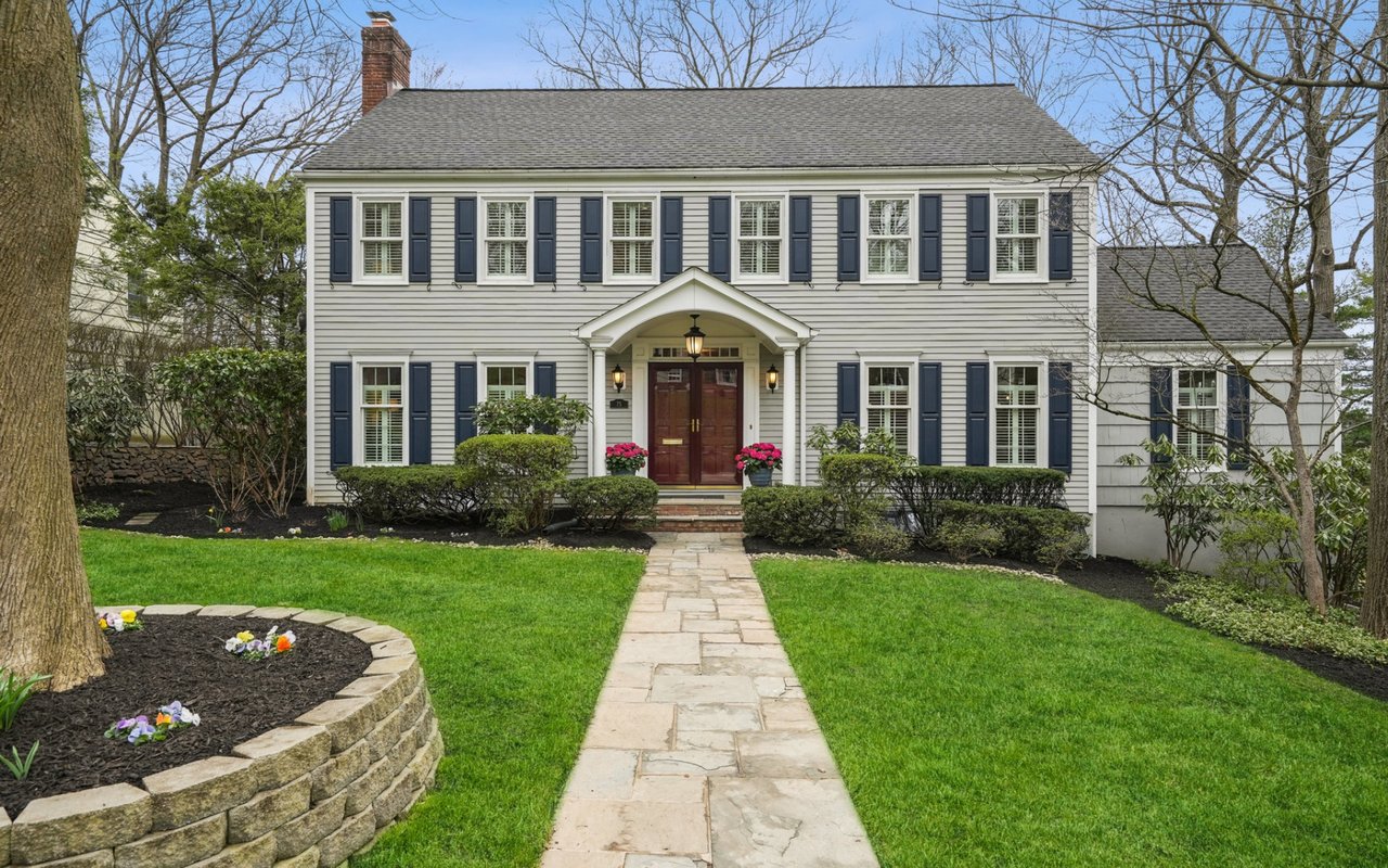 Sold 15% Over Asking | 75 Tanglewood Dr, Summit