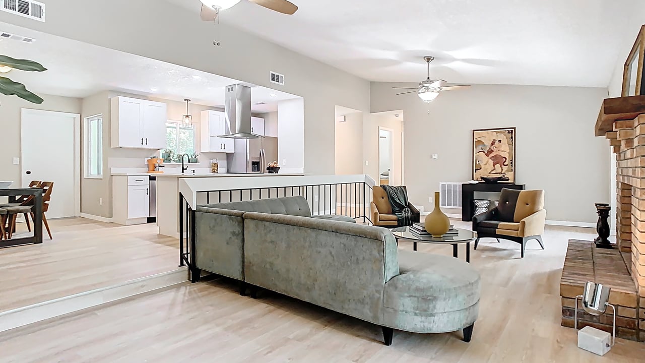 Spacious Open Concept Home in Winter Springs
