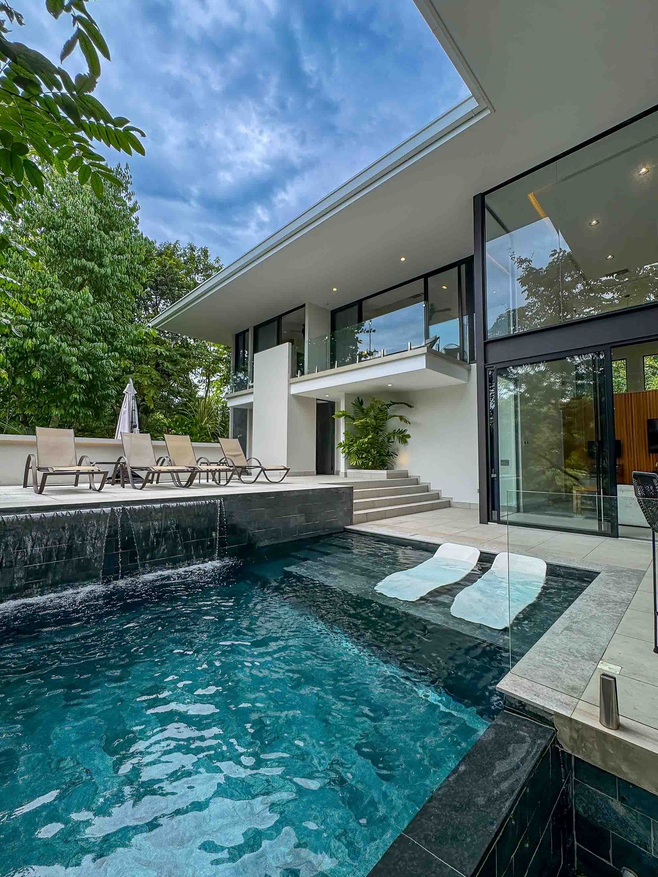  Luxury Vacation Villa located in a Private Gated Community, 