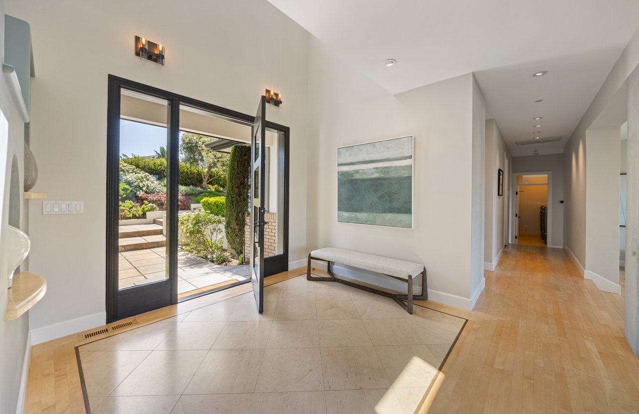 Sweeping Views Across the Bay