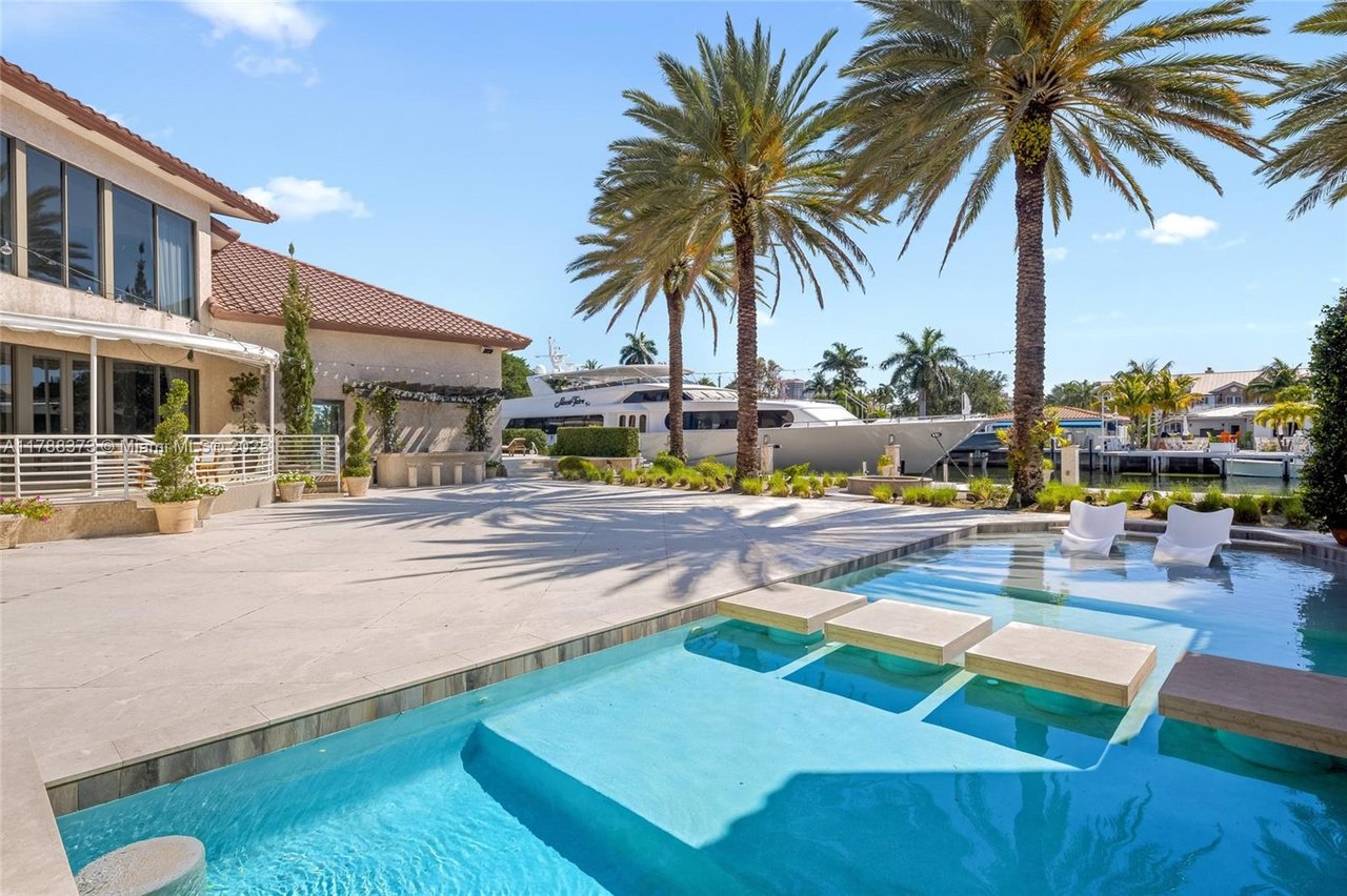 600 Isle Of Palms Dr