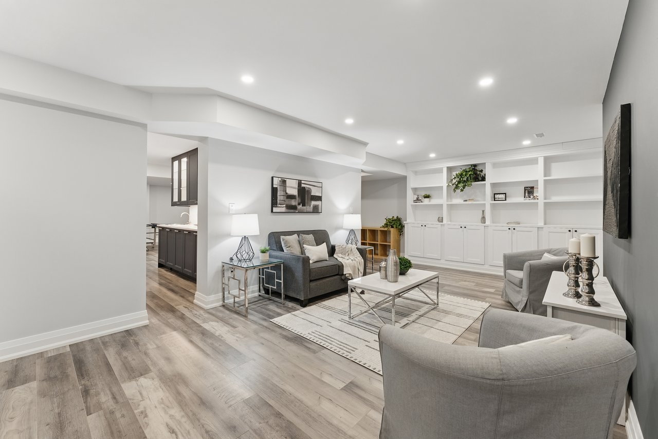 1543 Point-O-Woods Road