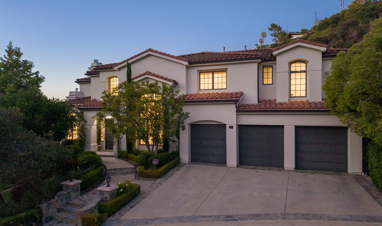 3686 Benedict Canyon Ln, Sherman Oaks 