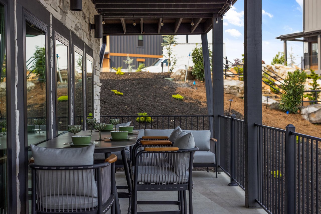 1362 Rambling Creek Way