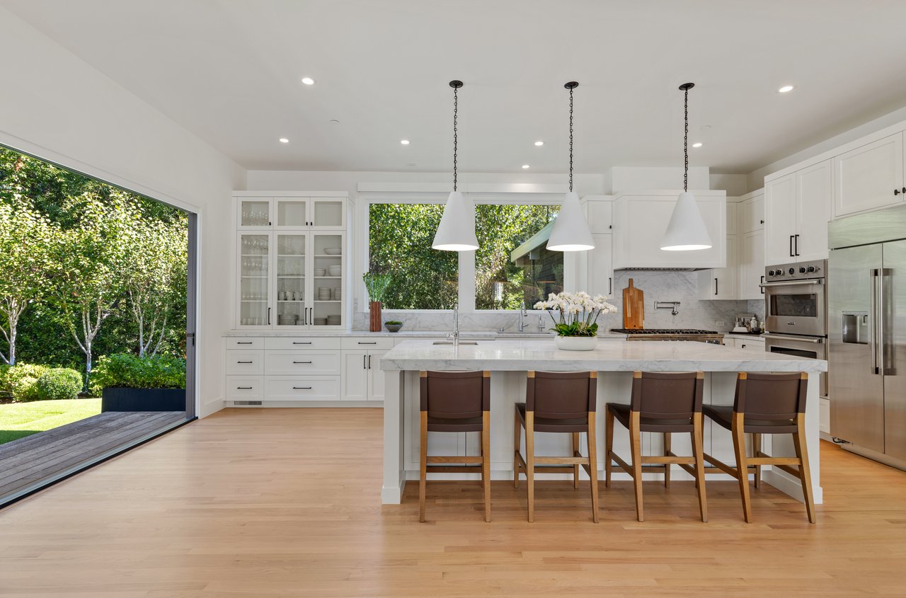Private, Modern Compound in Premier Ross Location