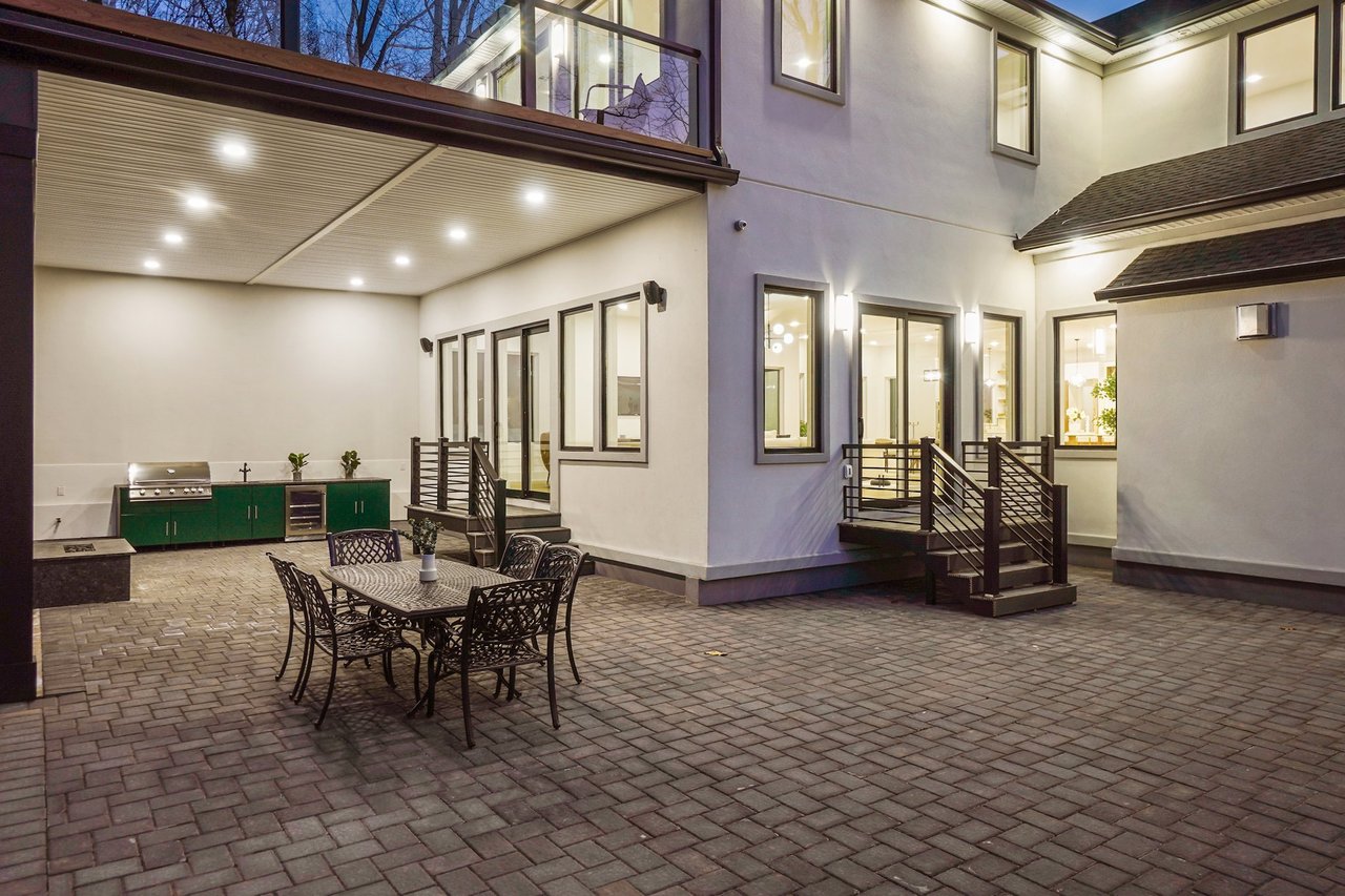 19 Highlander Dr
