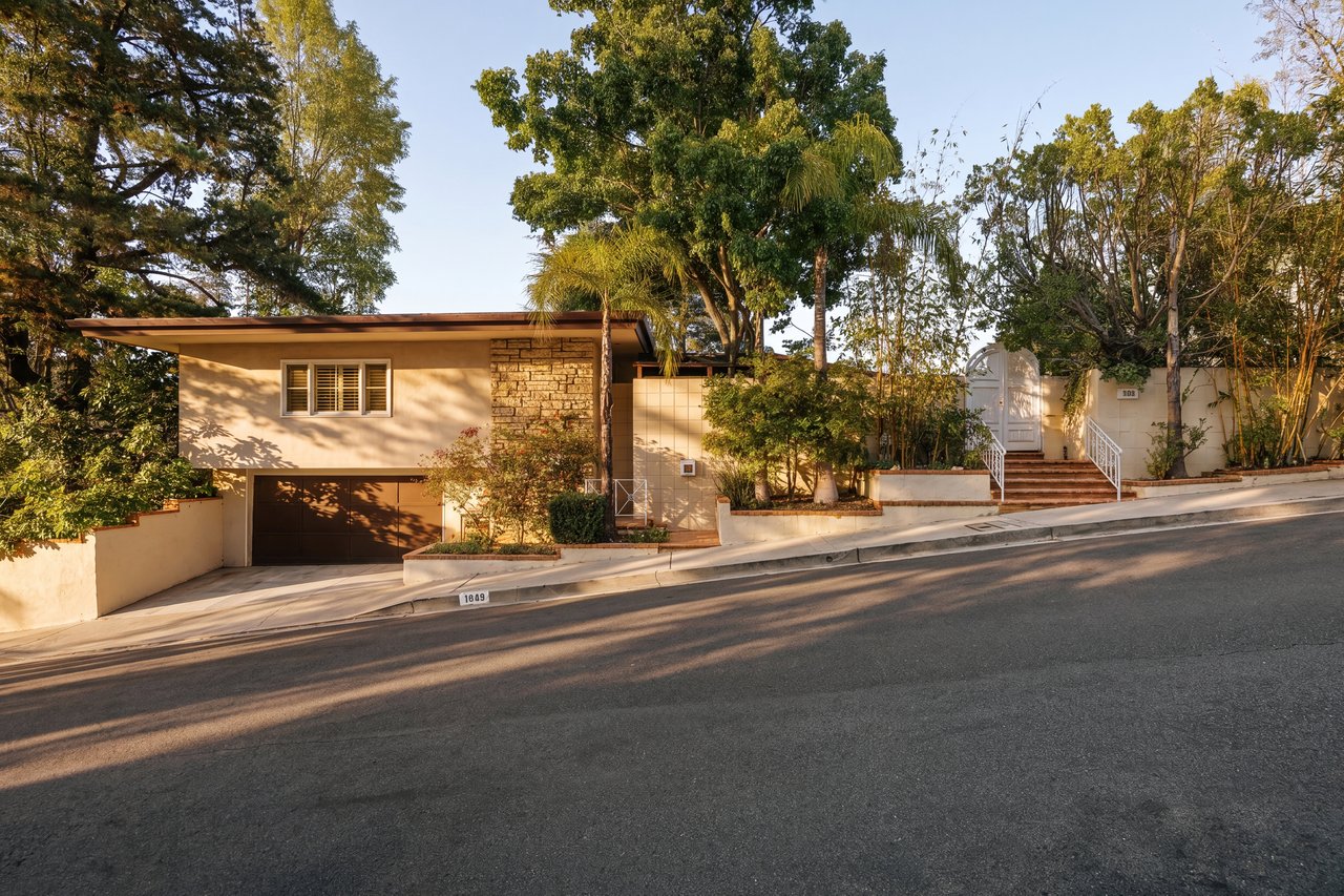 1743 Stone Canyon Rd