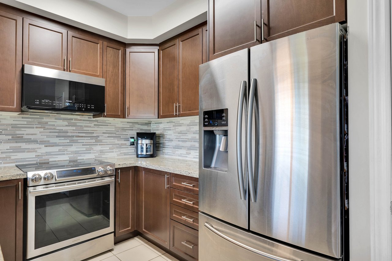 73 Medici Lane Unit: 5