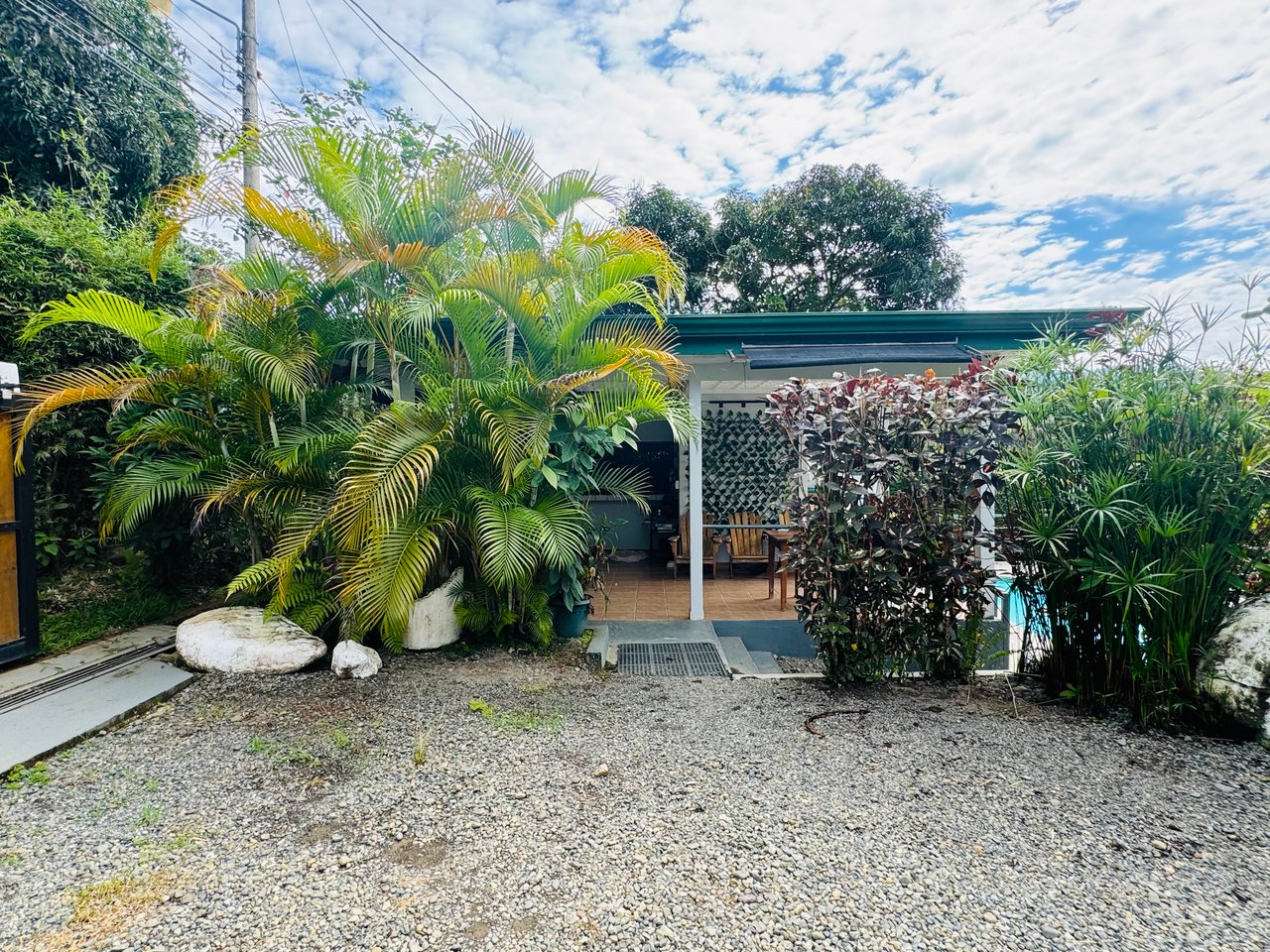 Downtown Uvita Commercial Room Rentals with Restaurant