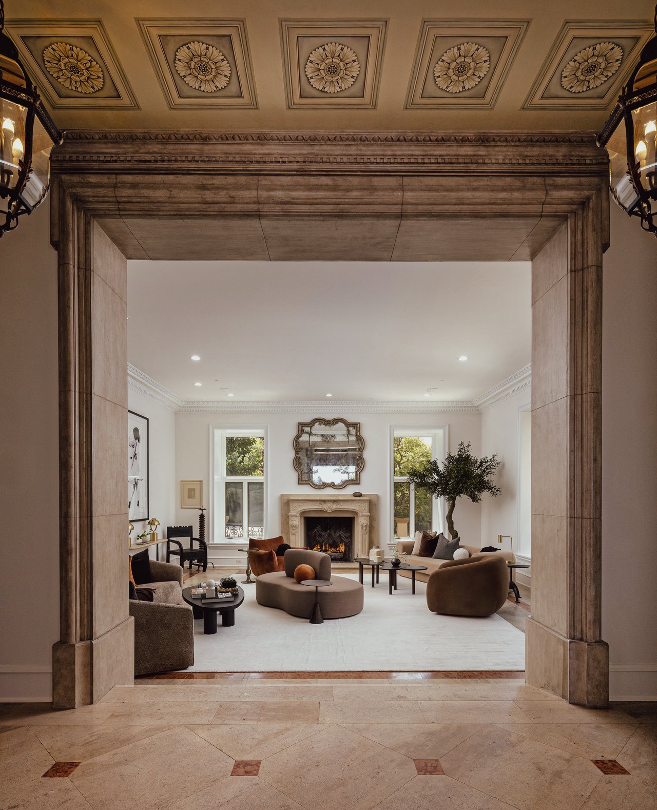 3364 Clerendon Rd, Beverly Hills 