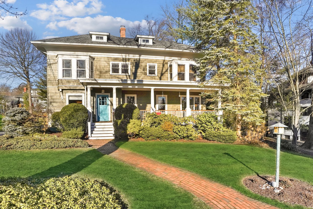 51 Curtis Pl