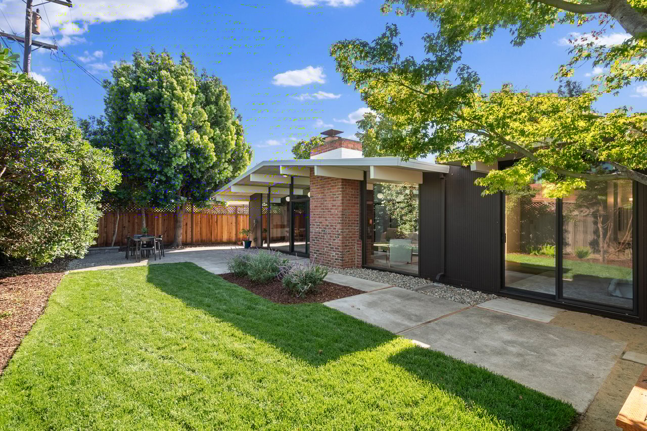1464 Kingfisher Way