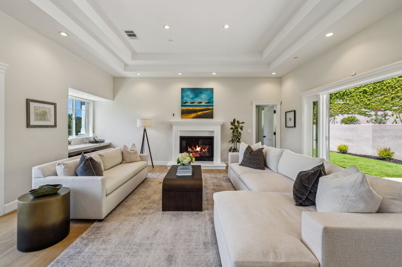 6 Live Oak Way