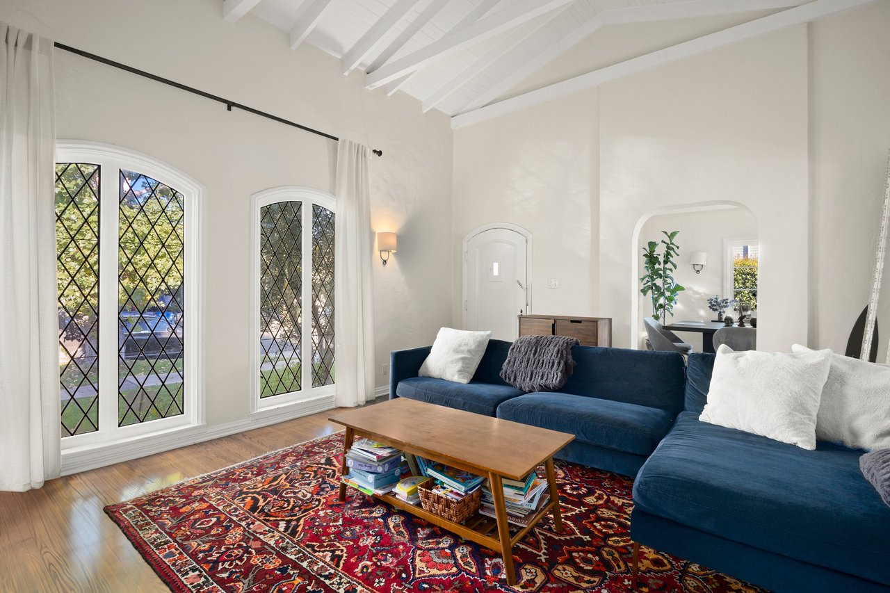 6502-6504 Commodore Sloat Drive