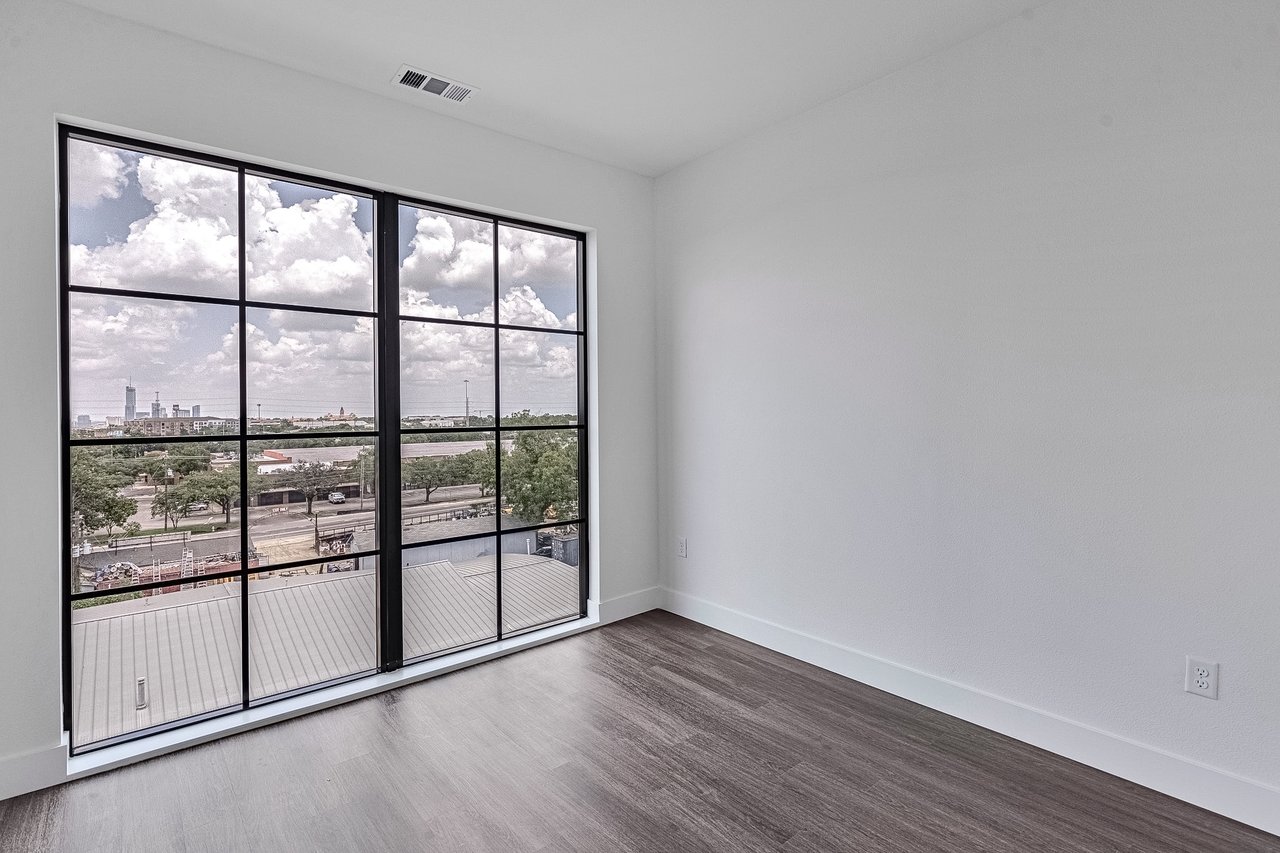 Congress Lofts: 4315 S. Congress Ave #527
