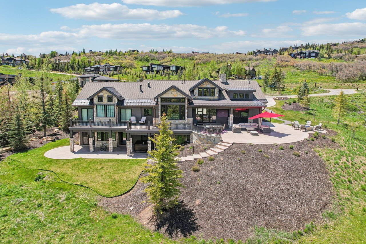 7242 Lupine Dr