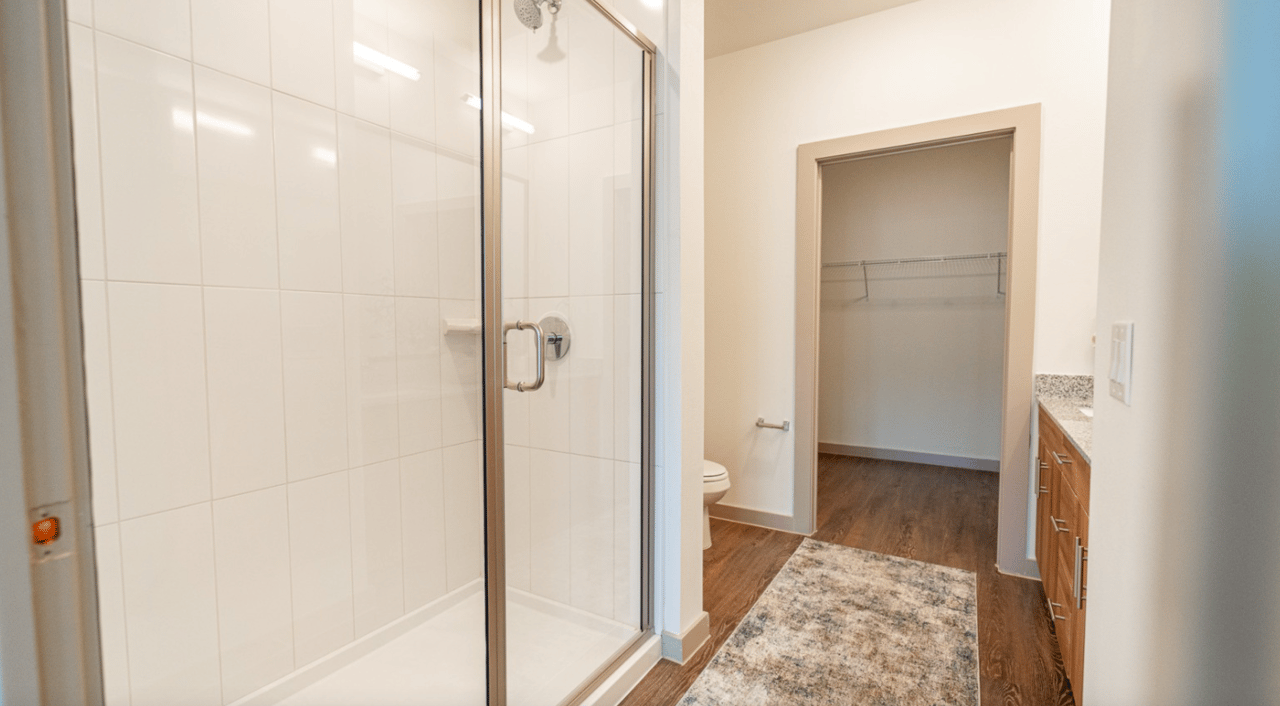 8 weeks free PLUS $750 when you look & lease!