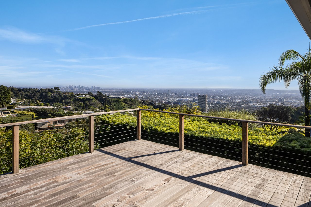 1612 Gilcrest Dr, Beverly Hills