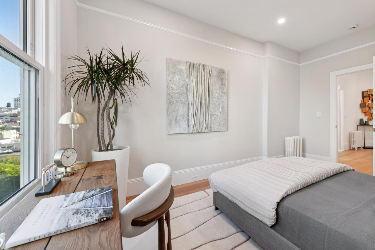 1845 Leavenworth #202