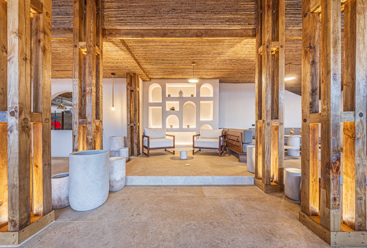 Luxury Hotel Boutique with Ocean Views | Walking distance to the beach | 13.2 Acres