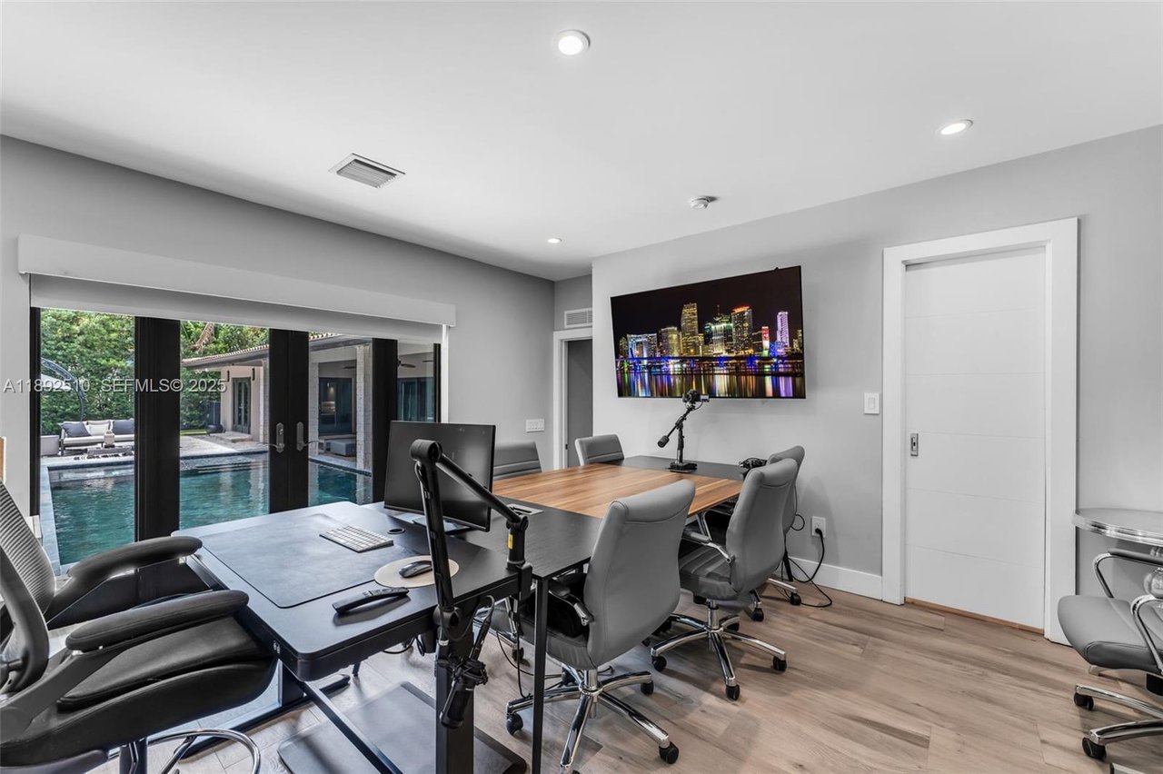 40-S-Prospect-Drive-coral-gables-home-sold-podcast-room