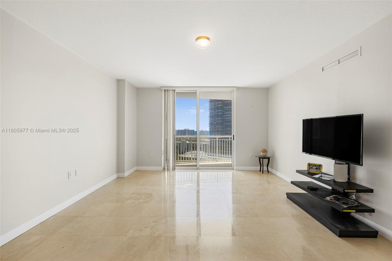 Duo Condominium East, Unit 1604E