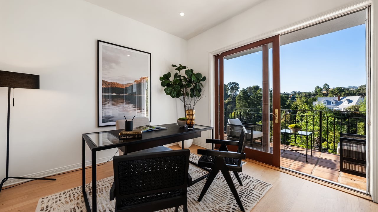 2591 Leicester Dr, Hollywood Hills