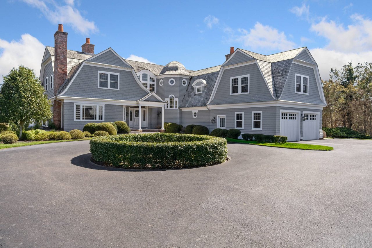 14 APAUCUCK POINT ROAD