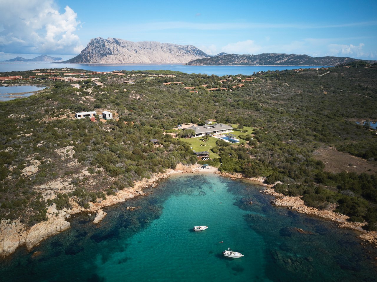 Breathtaking Beachfront Vacation Villa