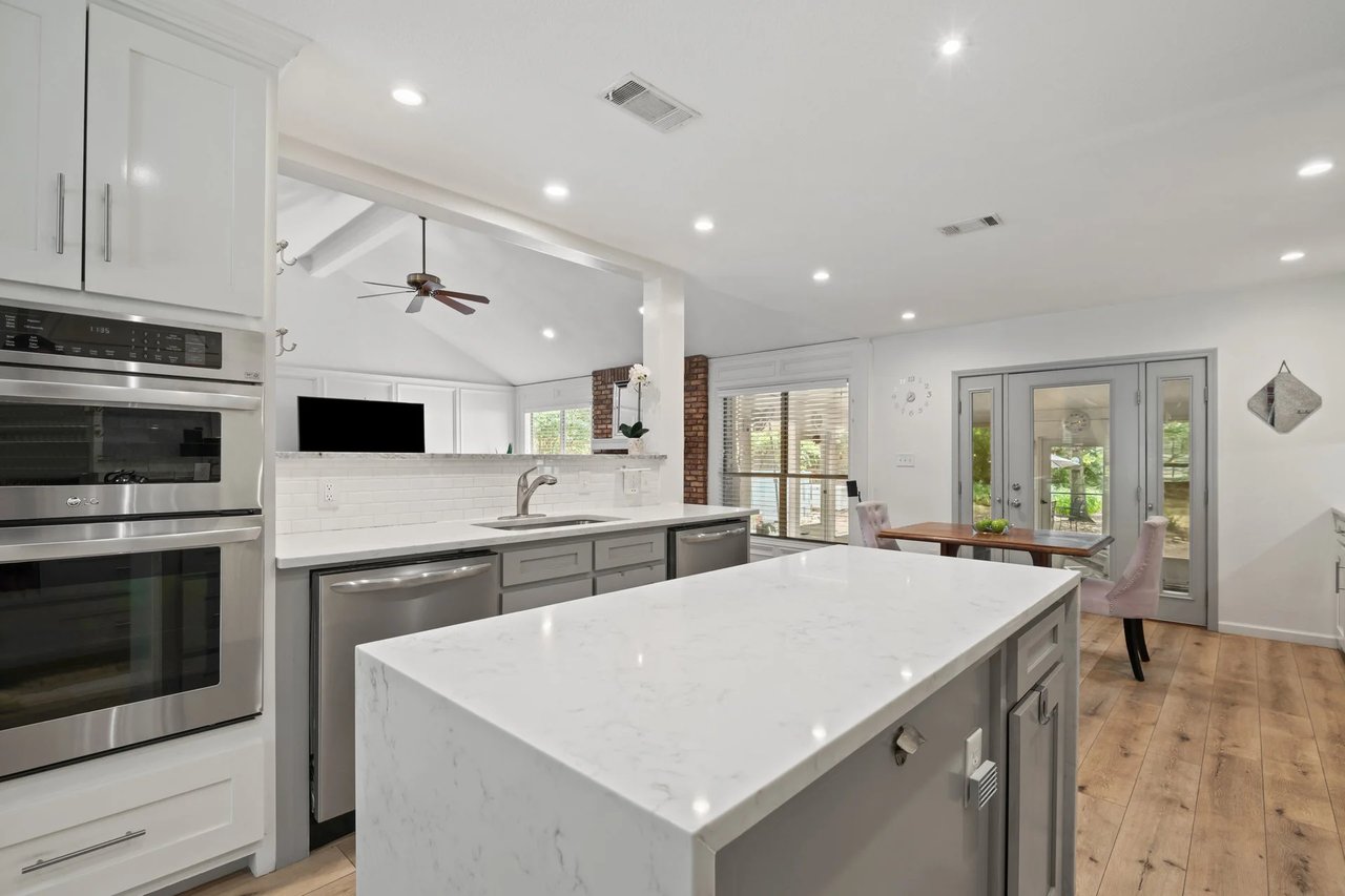 1709 Crested Butte Dr - Westlake Hills Single-Story Legacy Estate on Half-Acre