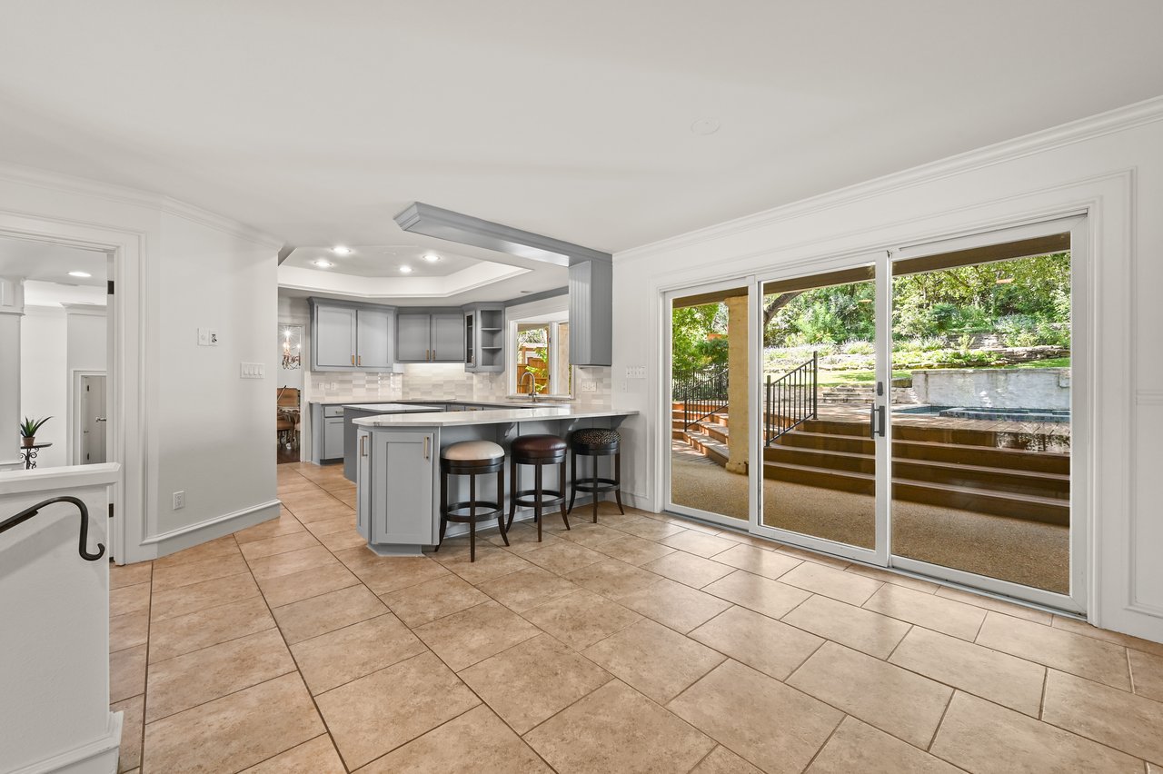 4207 Bennedict Lane