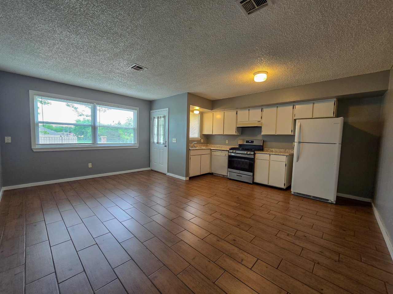 1103 E Parker