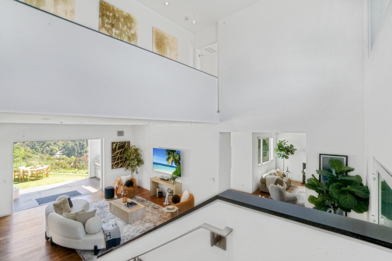 1116 Linda Flora Drive