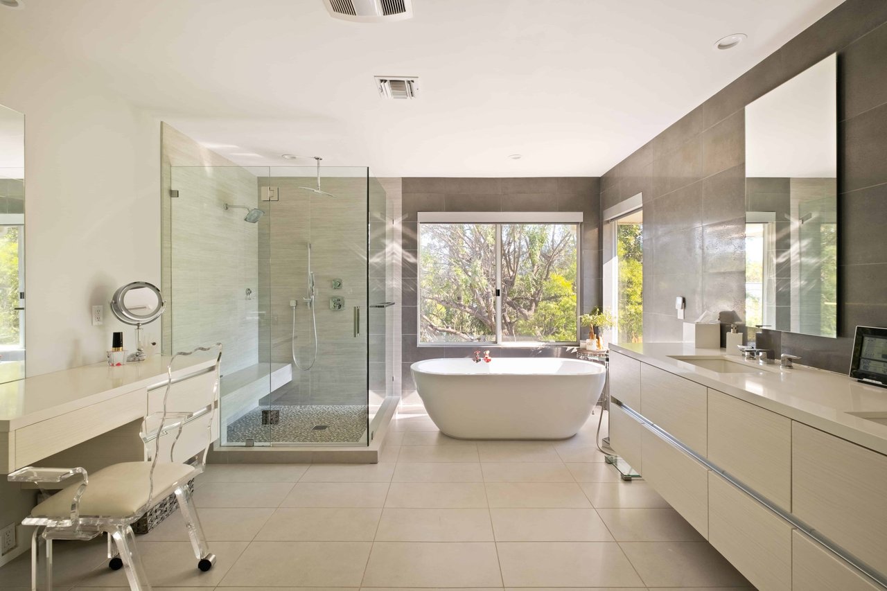 OFF MARKET : ENCINO, CA