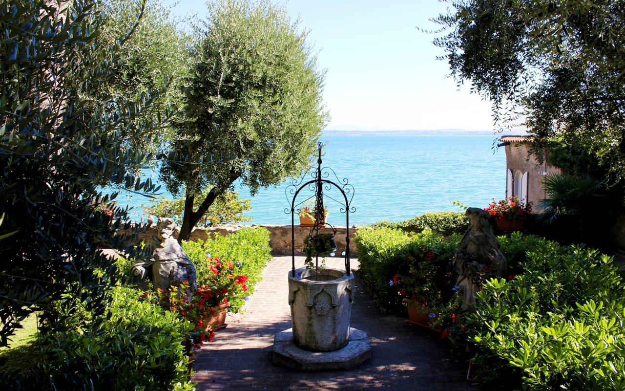 Cash Buyer Checklist: What to Know Before Purchasing a Home in Bedford