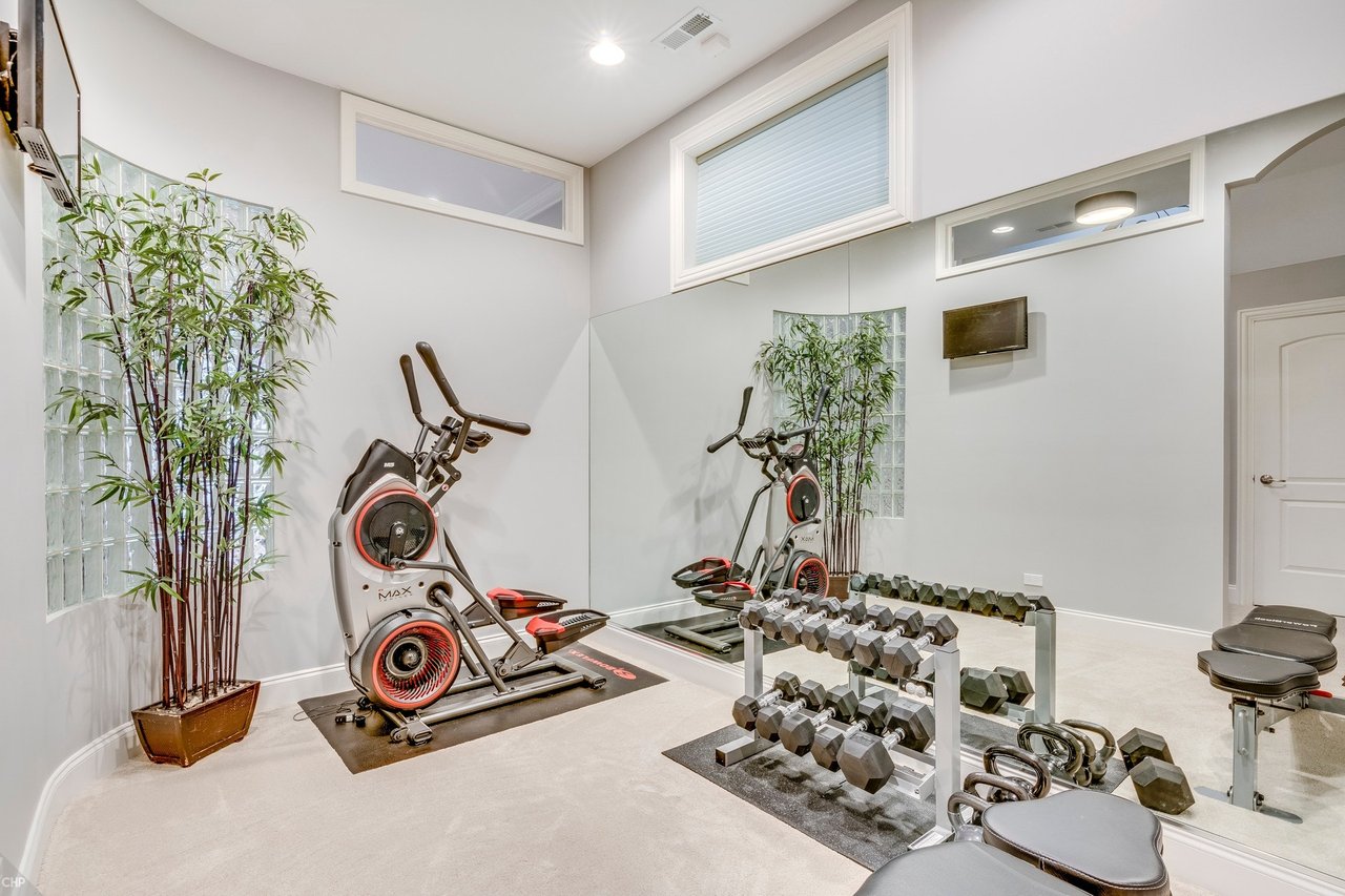 Designer Showcase | 2047 W Erie Street | $1,099,900
