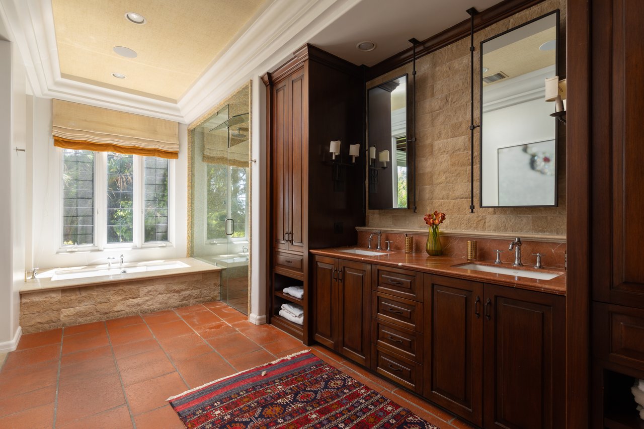 6964 Los Tilos Rd, Hollywood Hills