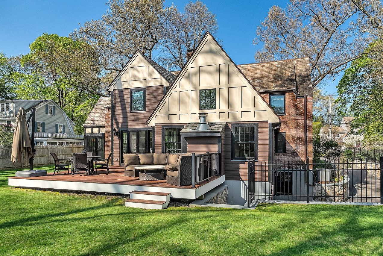 28 Emerson Road