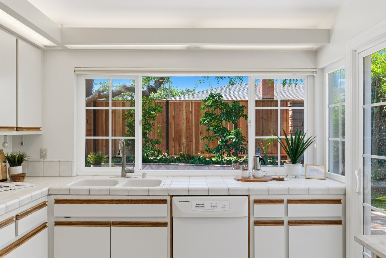 1038 East Evelyn Avenue