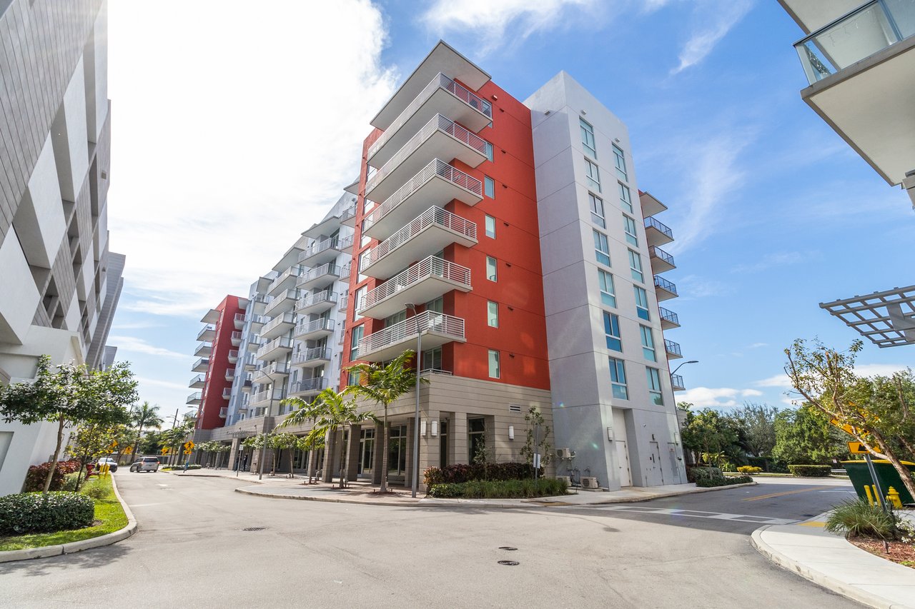 MIDTOWN DORAL CONDO