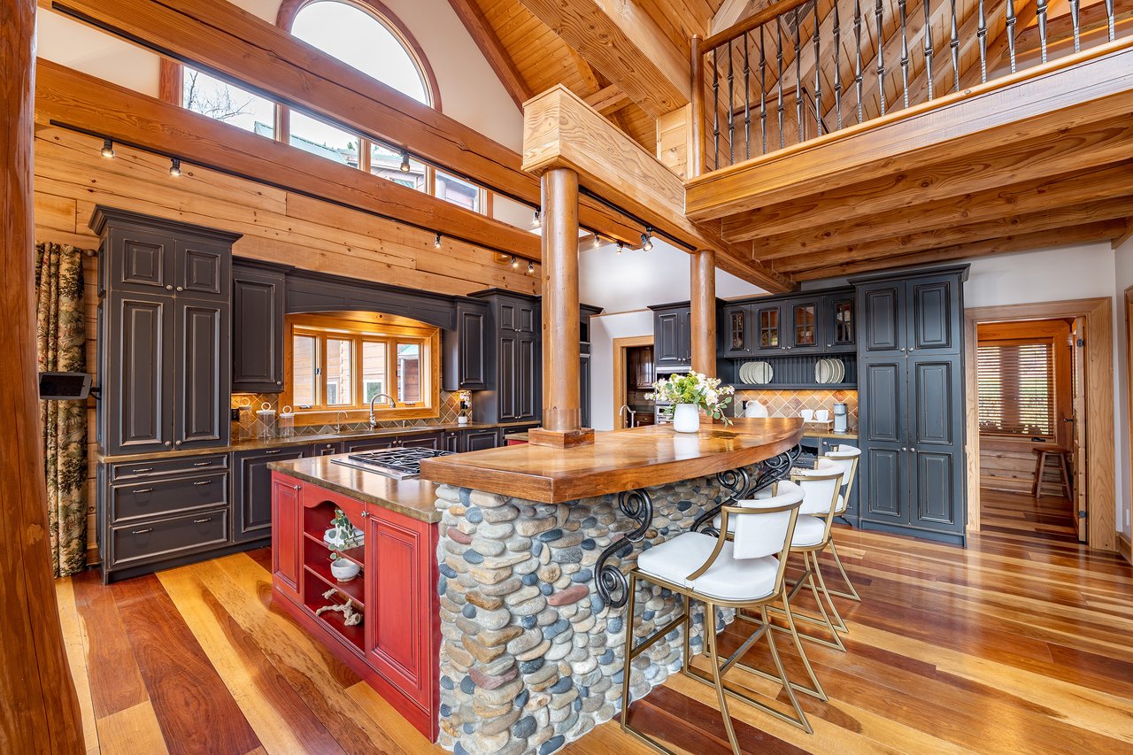 3406 Thunder Point