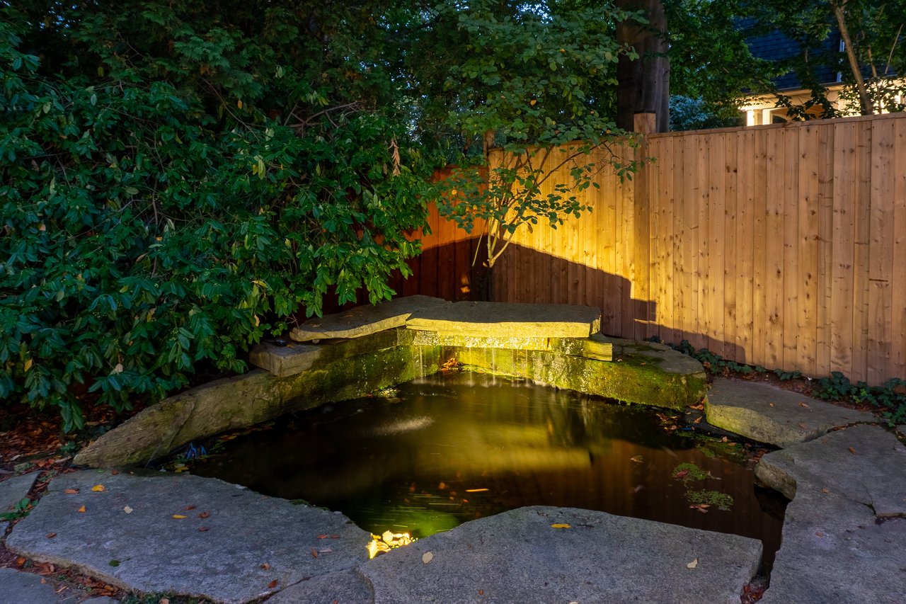 206 Rossmore Boulevard, Burlington
