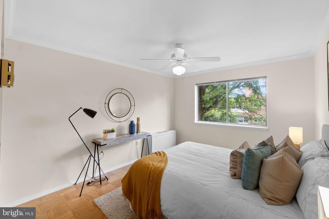 4555 MacArthur Blvd NW #214